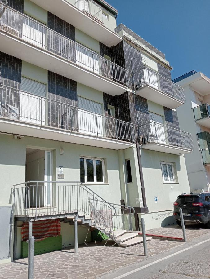 Appartamenti Carlotta Rimini Exterior foto