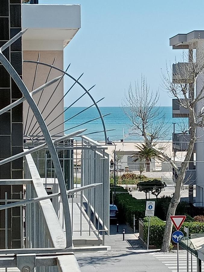 Appartamenti Carlotta Rimini Exterior foto