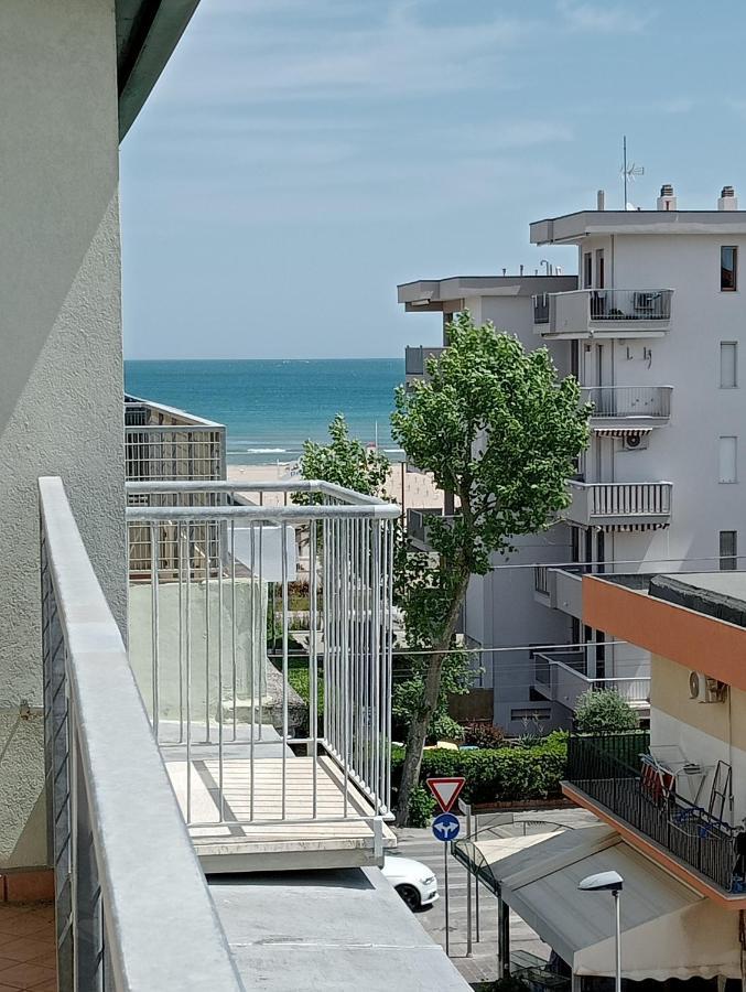 Appartamenti Carlotta Rimini Exterior foto