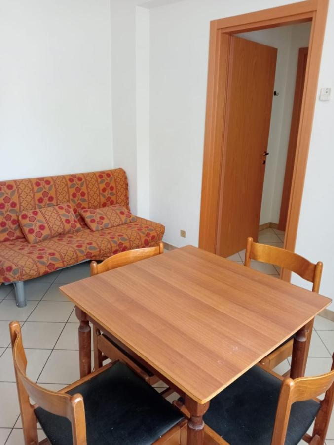 Appartamenti Carlotta Rimini Exterior foto